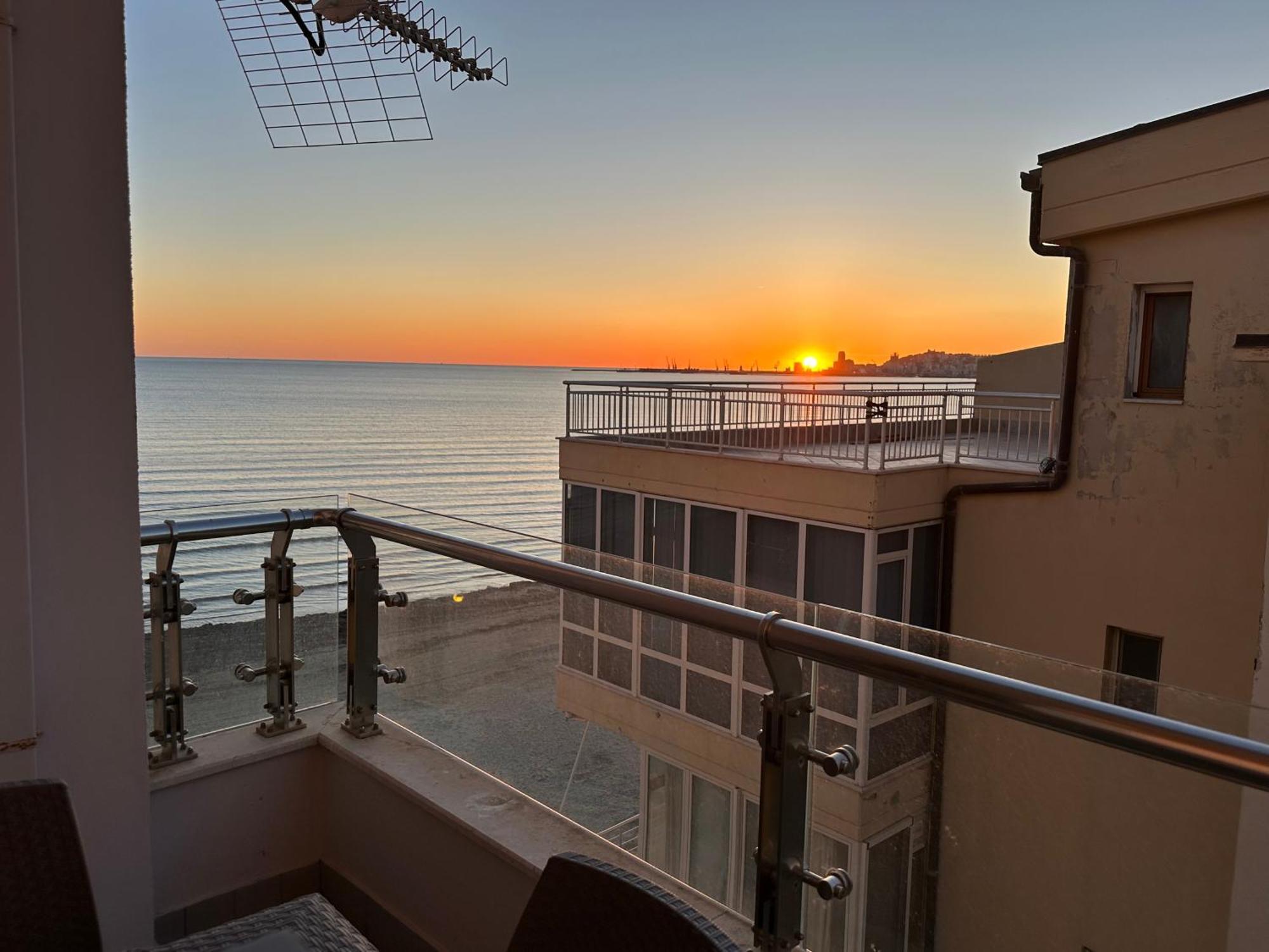 Dyrrah Seaside Apartments Durrës Extérieur photo